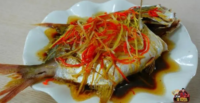 金鲳鱼广东人都爱这样做，做好肉质鲜嫩，原汁原味，好吃极了