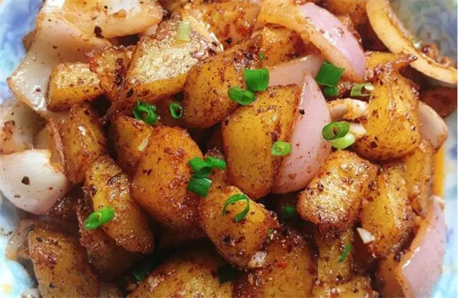 香辣美味的“孜然土豆”超级简单 回味无穷