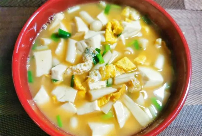豆腐汤配上海鲜菇 烧出来的味道那叫一个“鲜”简单易做