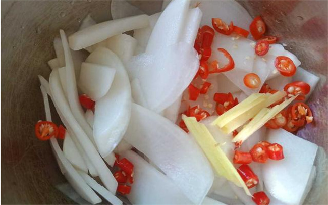 白萝卜条最简单的腌法，腌萝卜条能长期吃吗