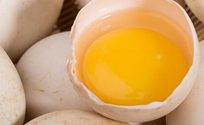 ​鹅蛋怎么吃去胎毒效果最好，鹅蛋有哪些功效 图