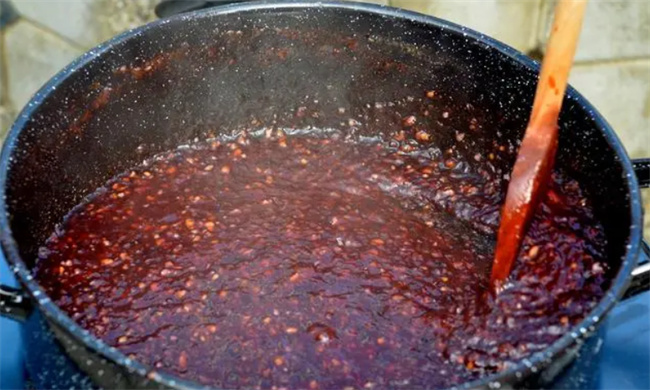 做辣椒油不要直接泼热油 掌握一些技巧 辣椒油才香酥可口