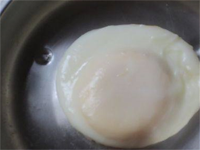 煮荷包蛋怎么做才不会散(煮荷包蛋不烂的方法) 图